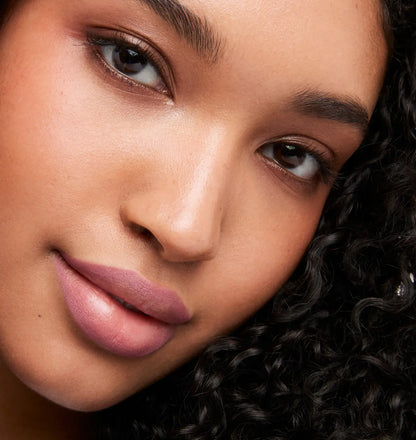 Contour It by Point of View Beauty: Creamy, Gripping Lip Liner